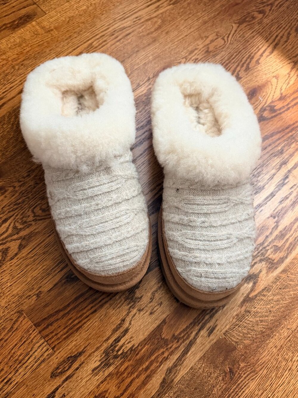 Cluggette Genuine Shearling Lined Indoor/Outdoor Slipper NEW size 10